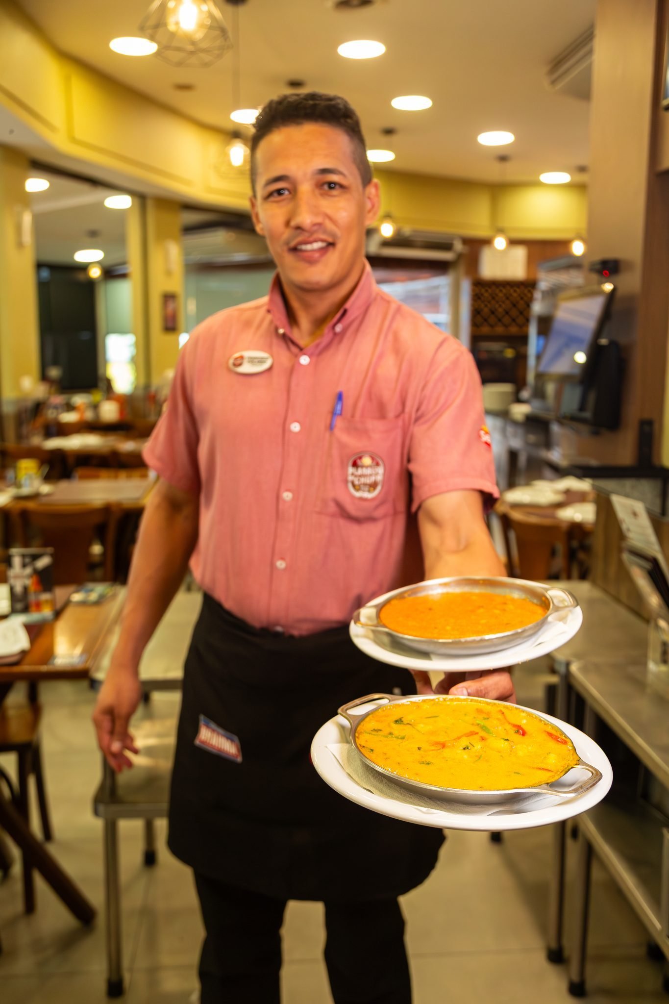 Equipe do Planalto do Chopp Grajaú em atendimento