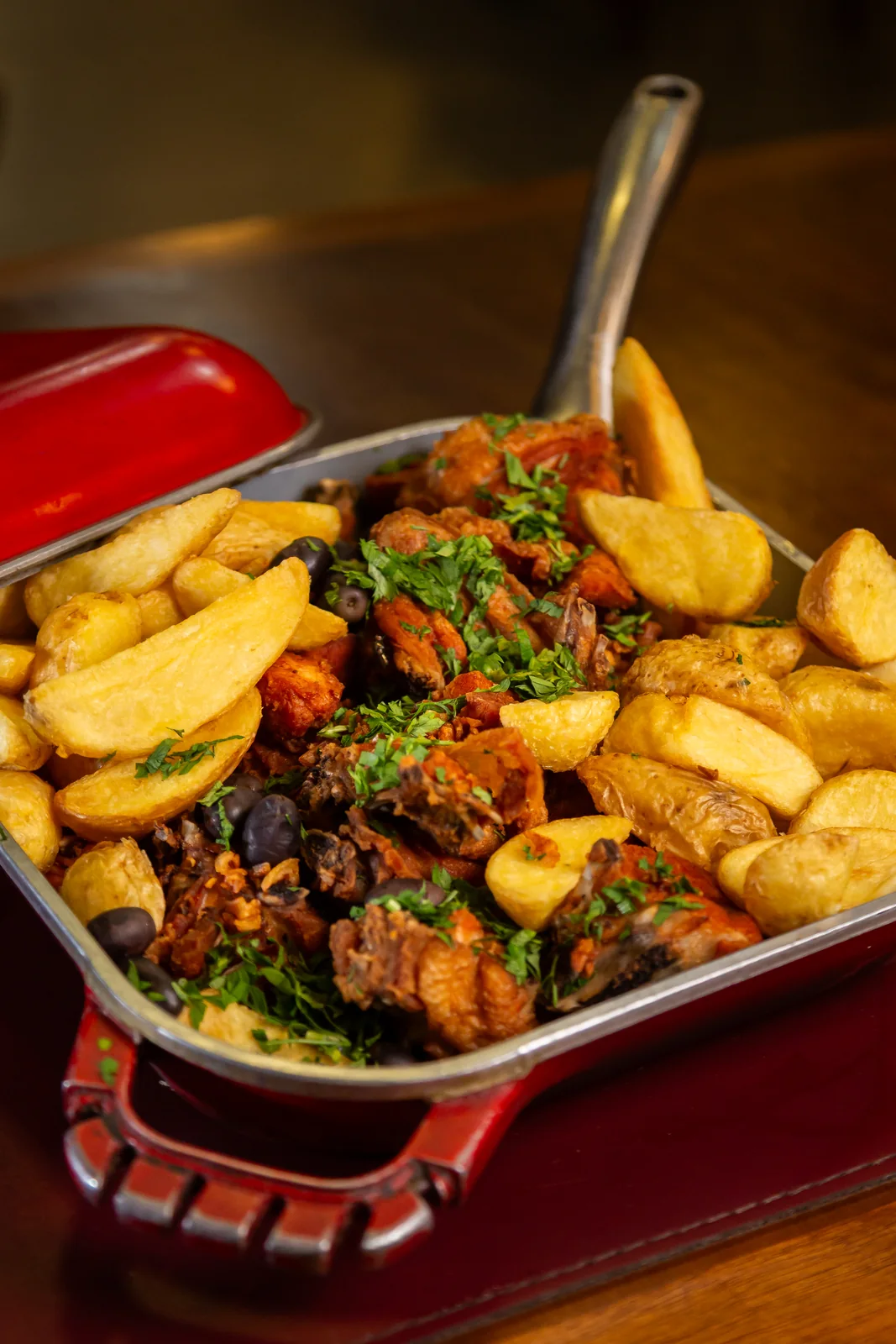 Frango à Passarinho com Batata Rústica