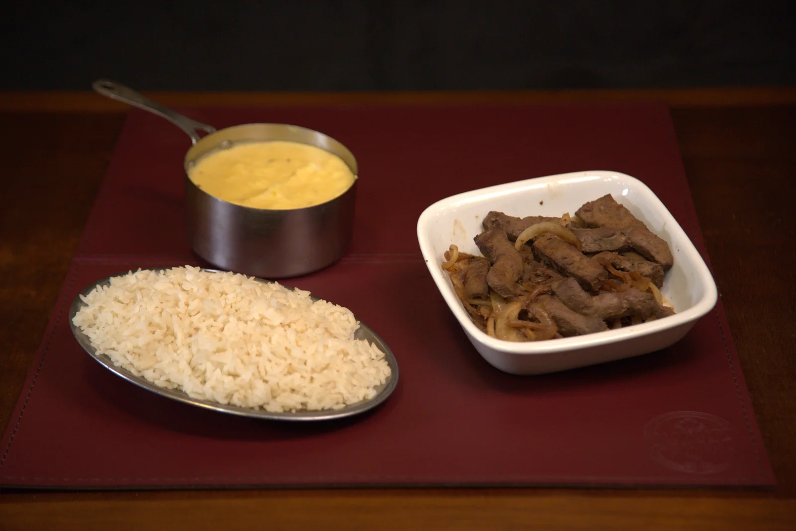 Bife de Fígado Acebolado